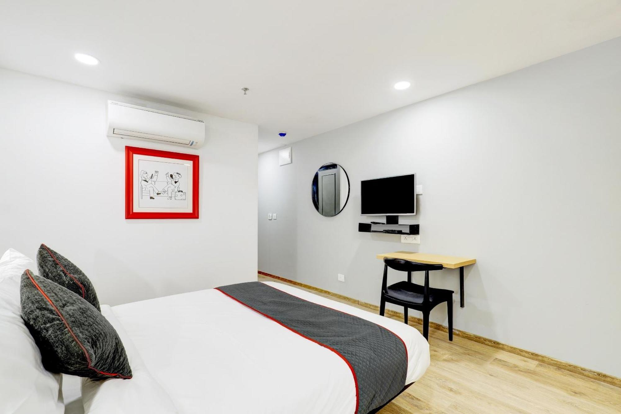Super Townhouse Rajyash Rise Hotel Sarkhej Buitenkant foto