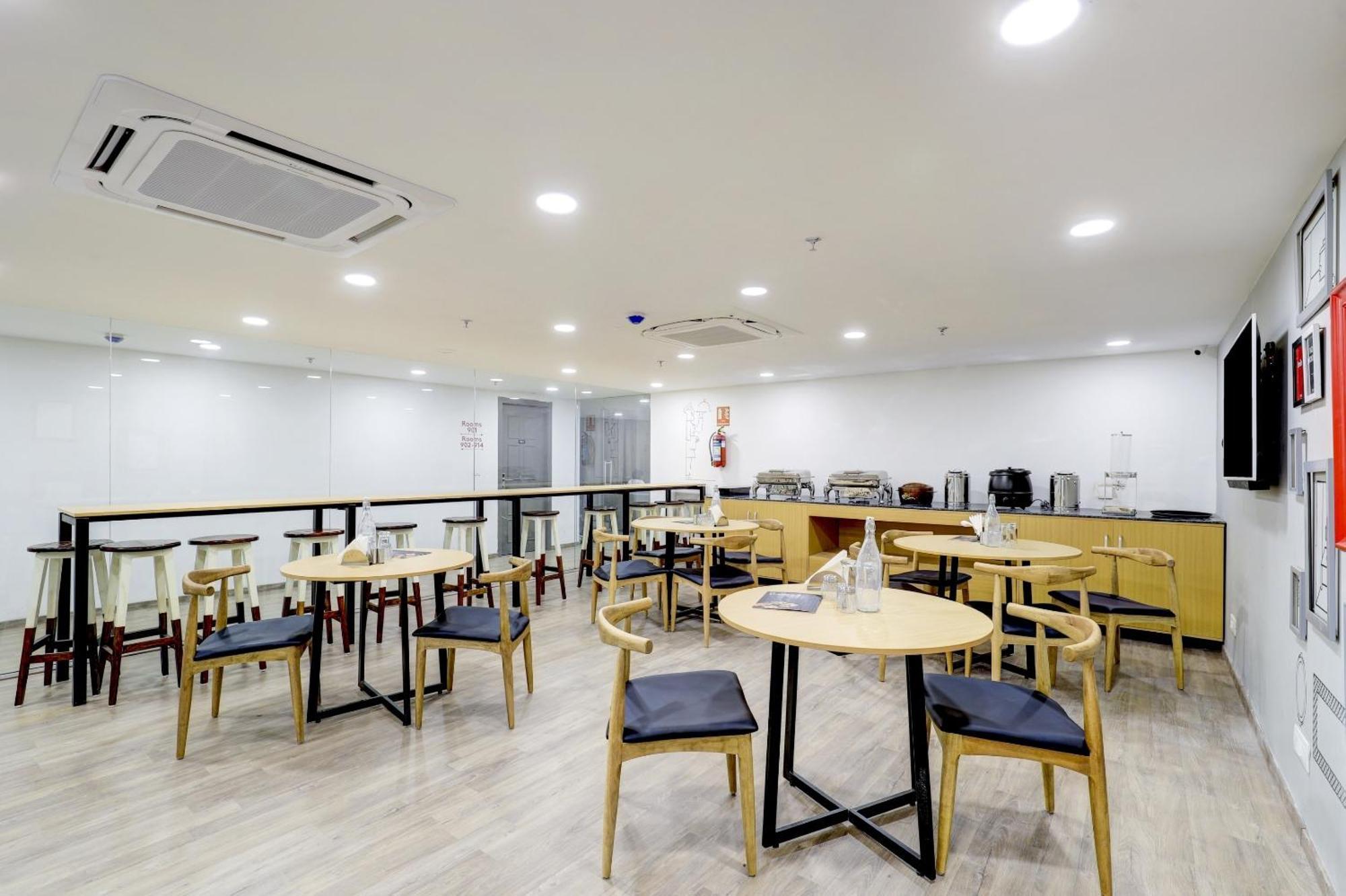 Super Townhouse Rajyash Rise Hotel Sarkhej Buitenkant foto